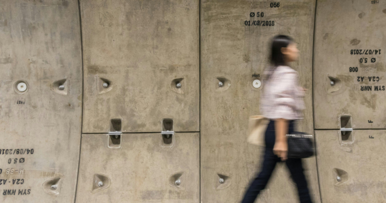 POURQUOI TANT DE FEMMES INTELLIGENTES RESTENT DANS LE FLOU FINANCIER…