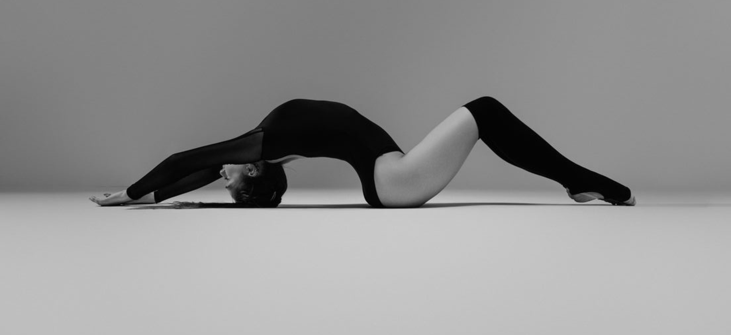 DÉCIDER SEULE OU DÉCIDER ACCOMPAGNÉE : CE QUE CHAQUE POSTURE DIT VRAIMENT DE VOUS